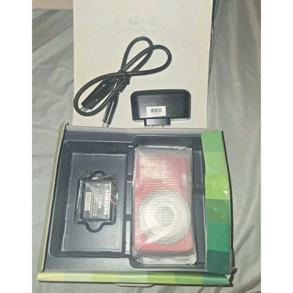 Samsung PL20 Digital Compact Camera 14.2MP 5x Zoom RED New Open Box
